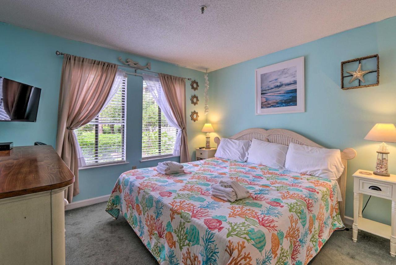 Apartment Colorful Hilton Head With And Pool Access!